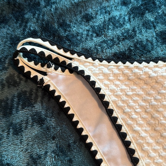 White and black Bikini Set - Picture 8 of 8